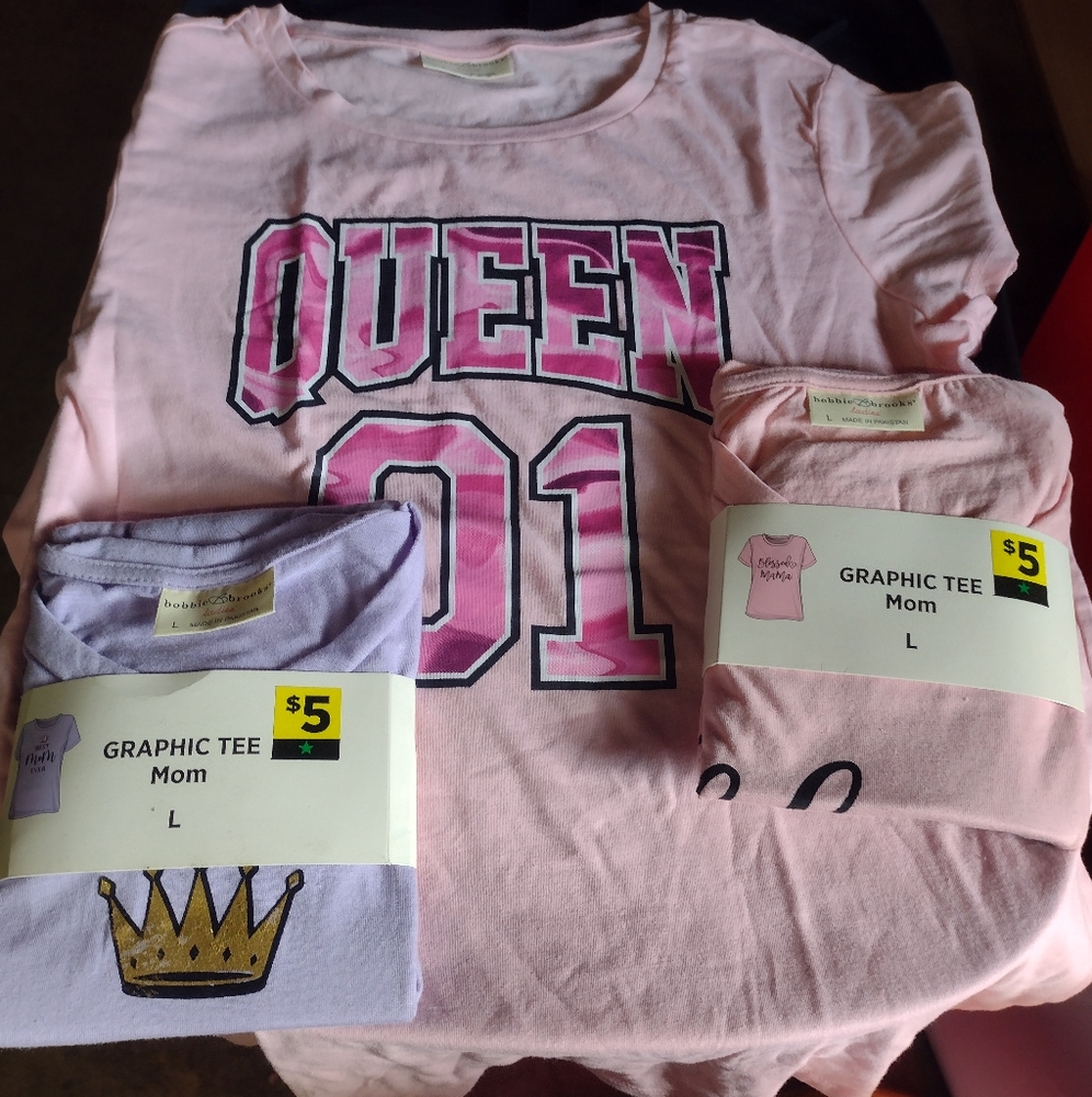 Graphic Tee Mom